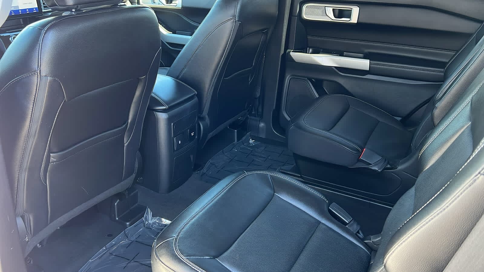 Thumbnail: 2022 Ford Explorer - 24