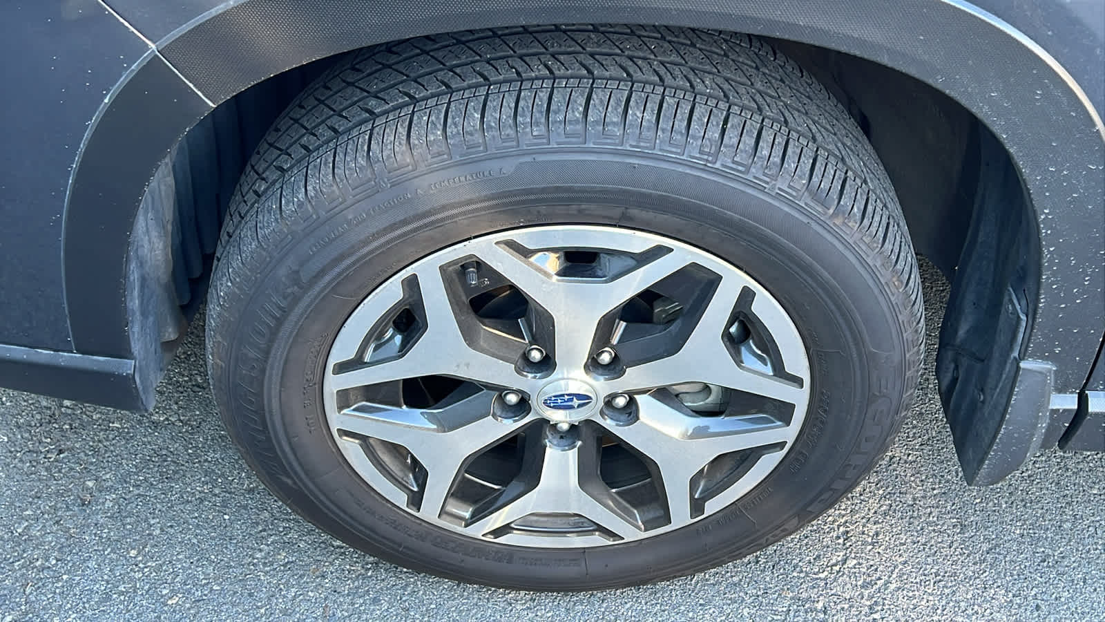 2022 Subaru Forester Premium photo 2