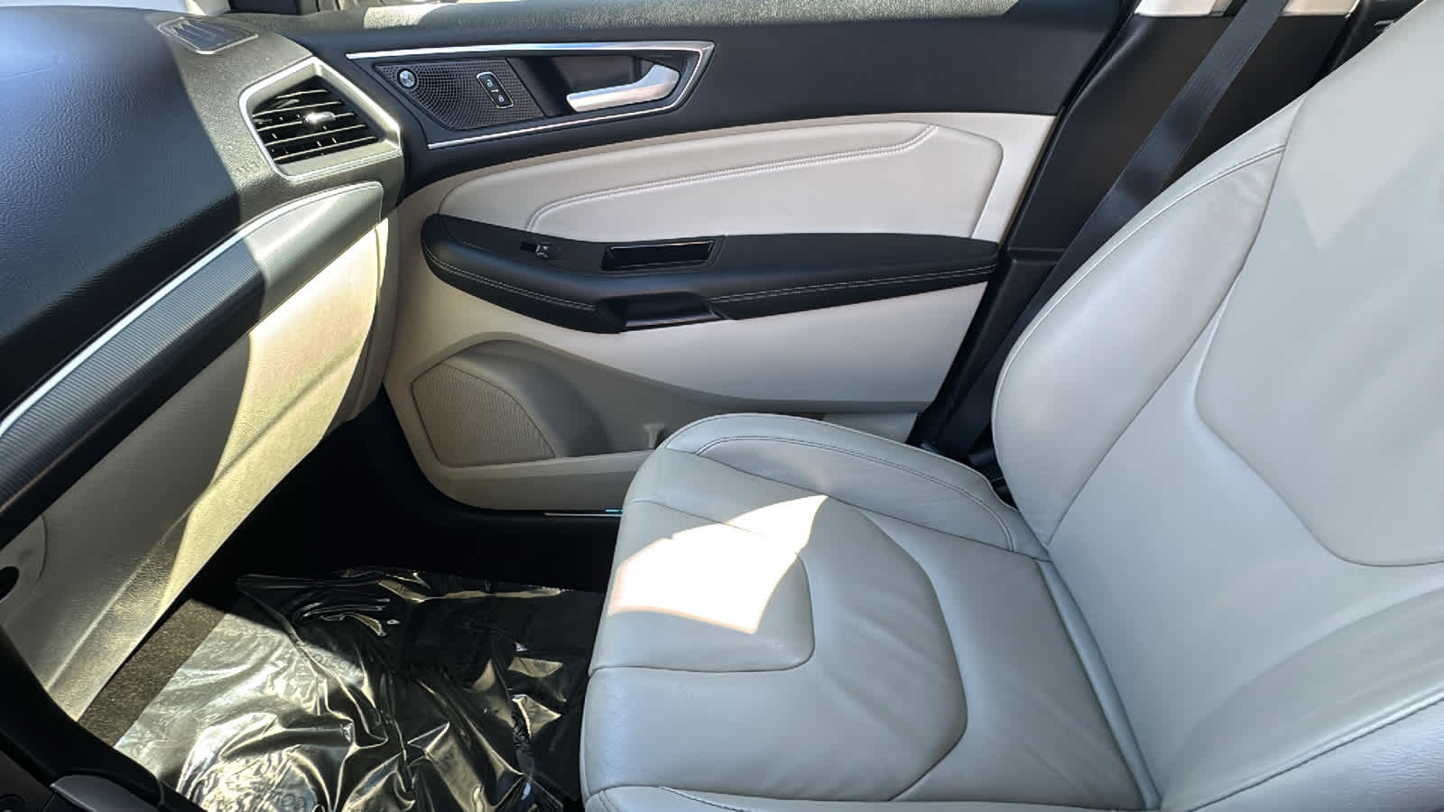 Thumbnail: 2020 Ford Edge - 12