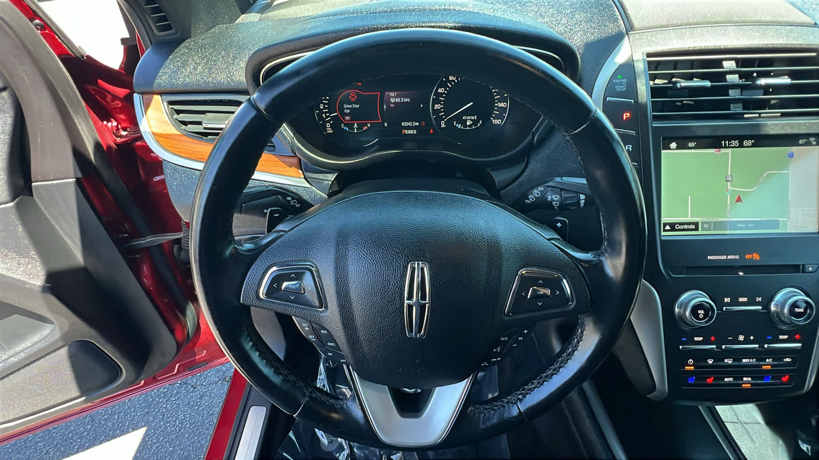 Thumbnail: 2017 Lincoln MKC - 18