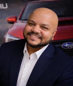 Miembro del personal Doha Wasiuzzaman de ID_fd2d0313a660