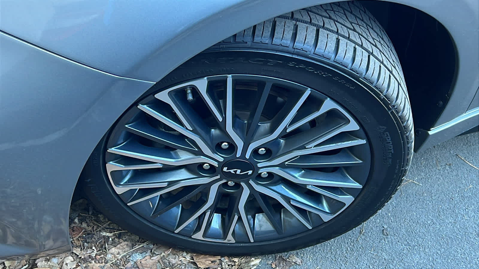 Thumbnail: 2023 Kia Forte - 3