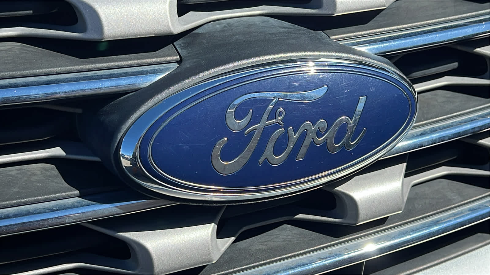 Thumbnail: 2016 Ford Explorer - 21