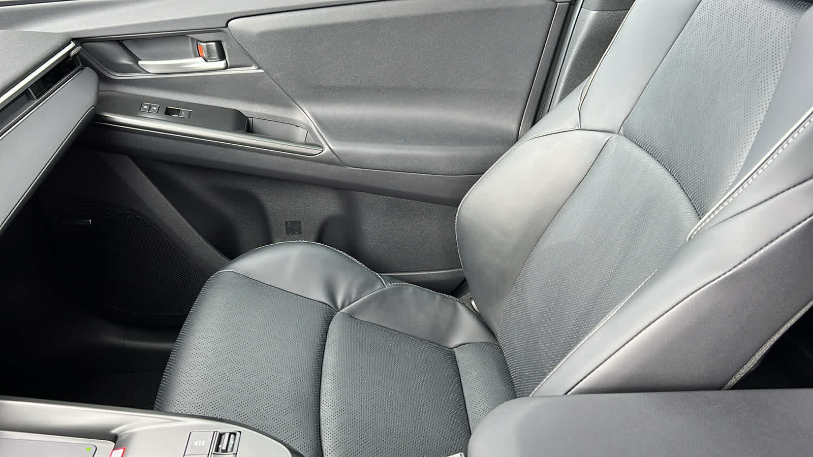 Thumbnail: 2026 Subaru Solterra - 12