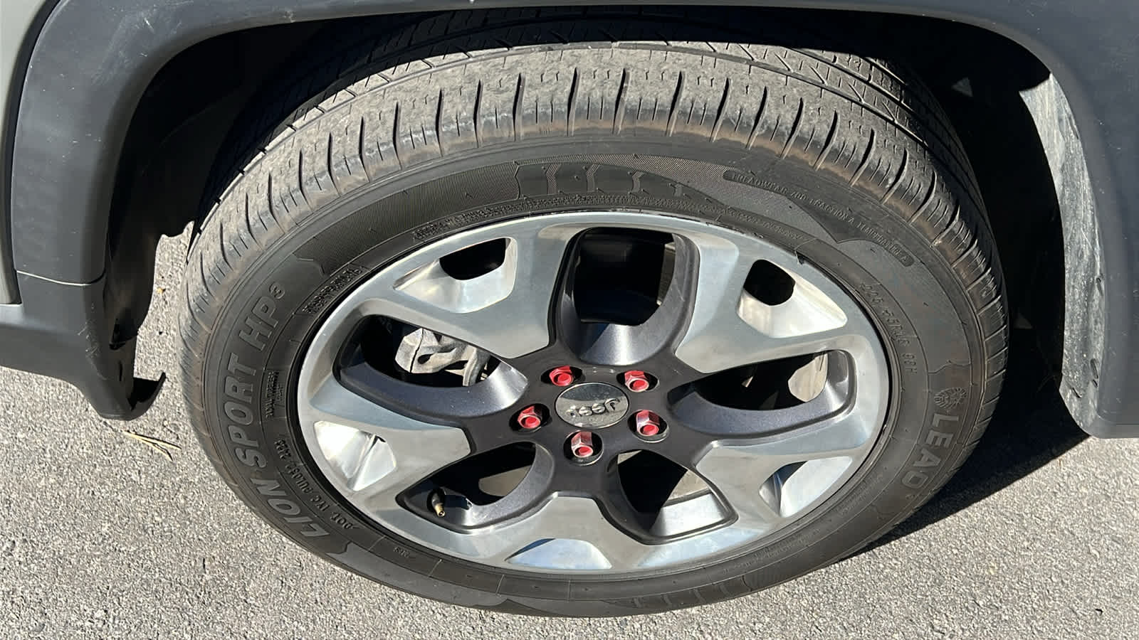 Thumbnail: 2021 Jeep Compass - 20