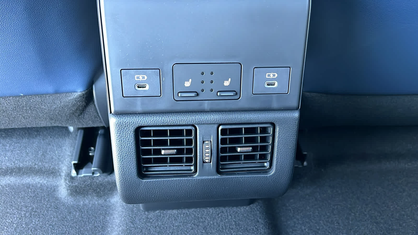 2025 Subaru Solterra Limited 25