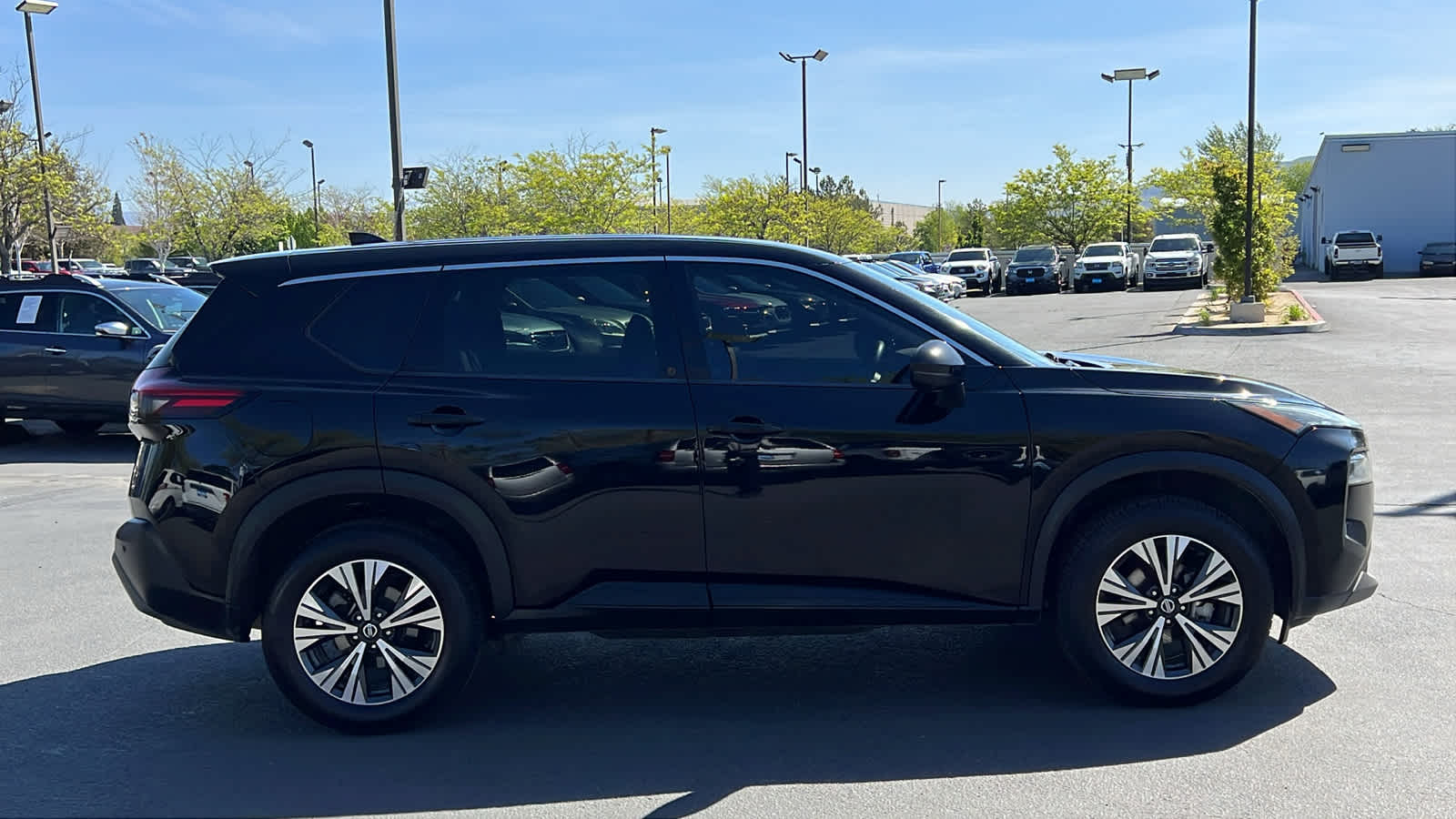 Thumbnail: 2021 Nissan Rogue - 4