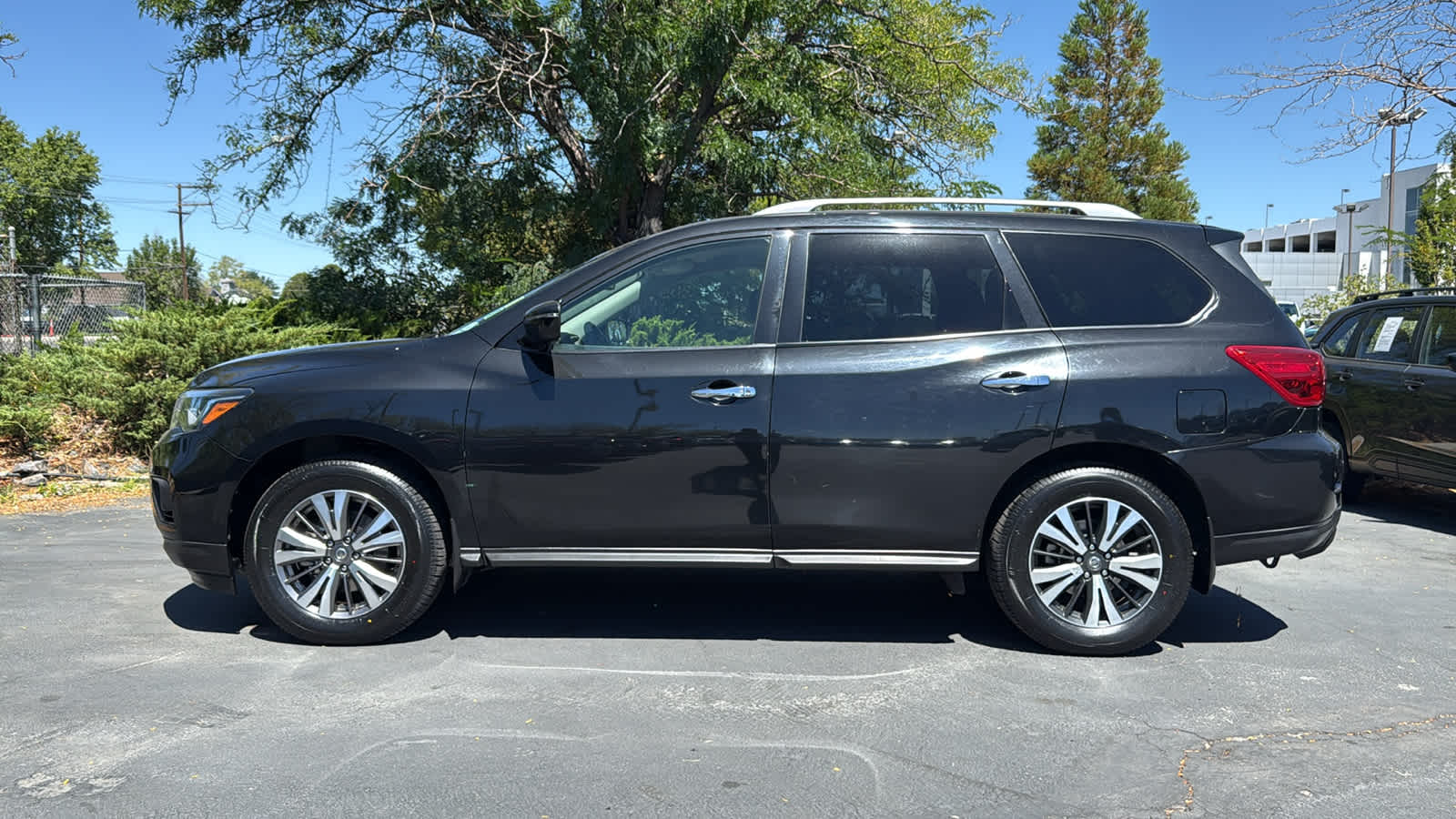 Thumbnail: 2019 Nissan Pathfinder - 8