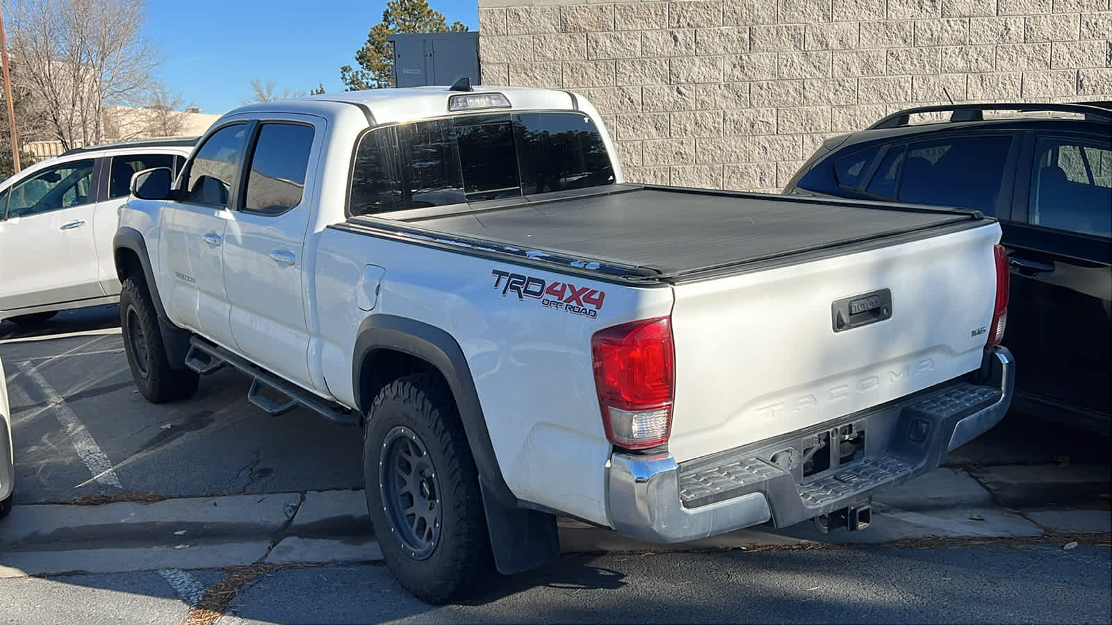 Thumbnail: 2017 Toyota Tacoma - 10
