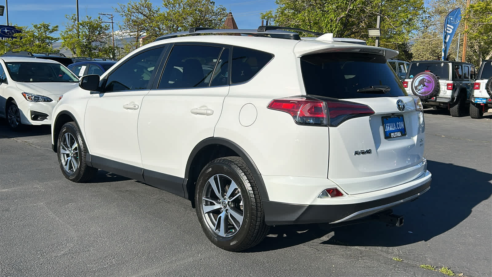 Thumbnail: 2017 Toyota RAV4 - 6