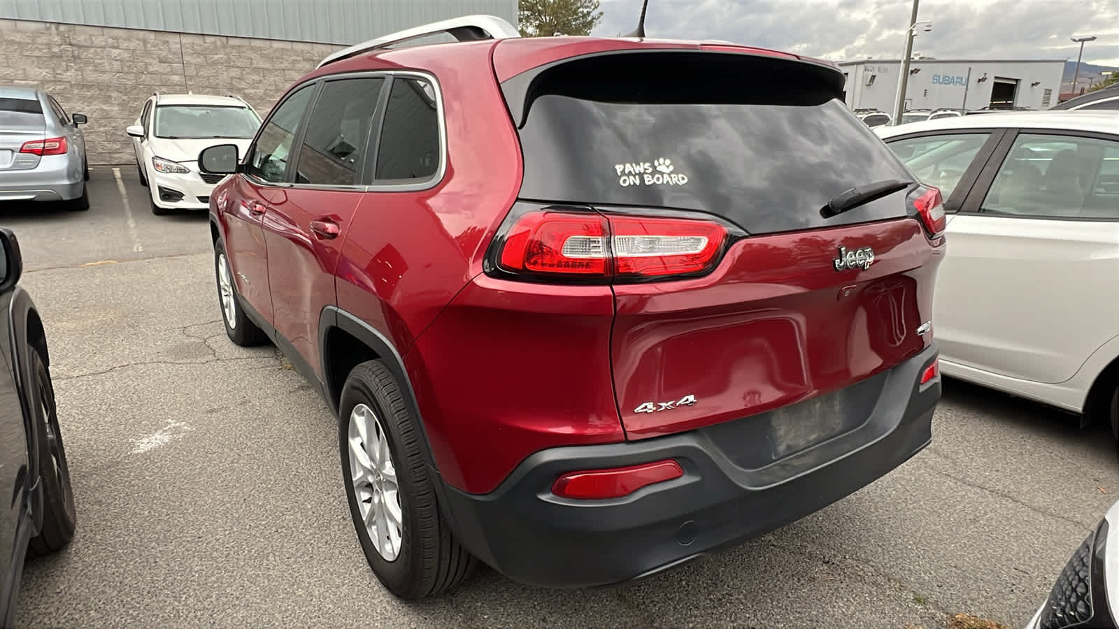 Thumbnail: 2017 Jeep Cherokee - 16