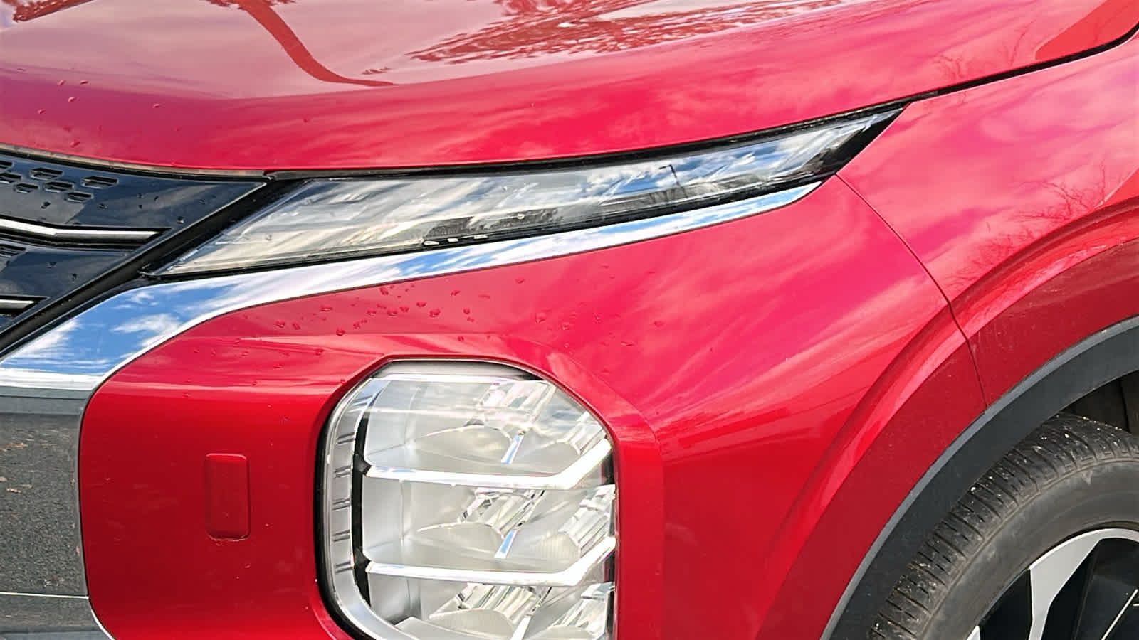 2024 Mitsubishi Outlander SE photo 2