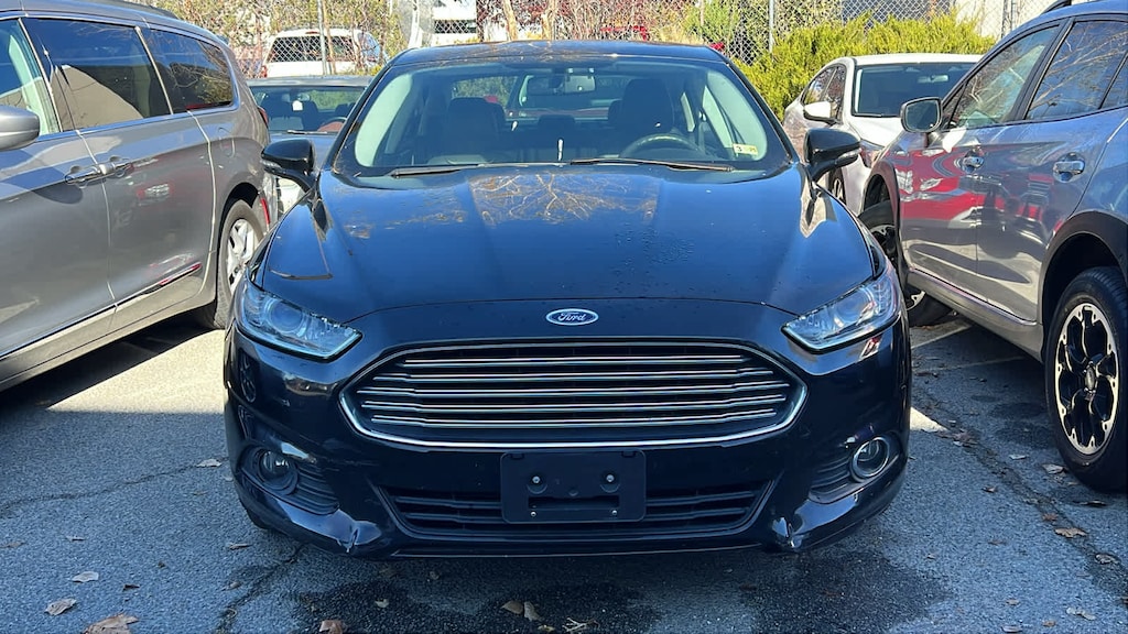 Used 2016 Ford Fusion SE Sedan