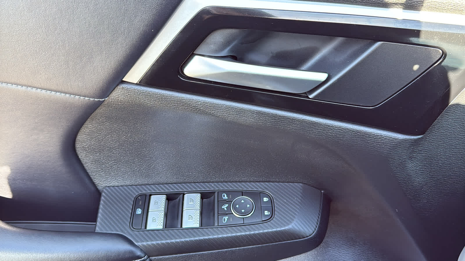 Thumbnail: 2024 Mitsubishi Outlander - 22