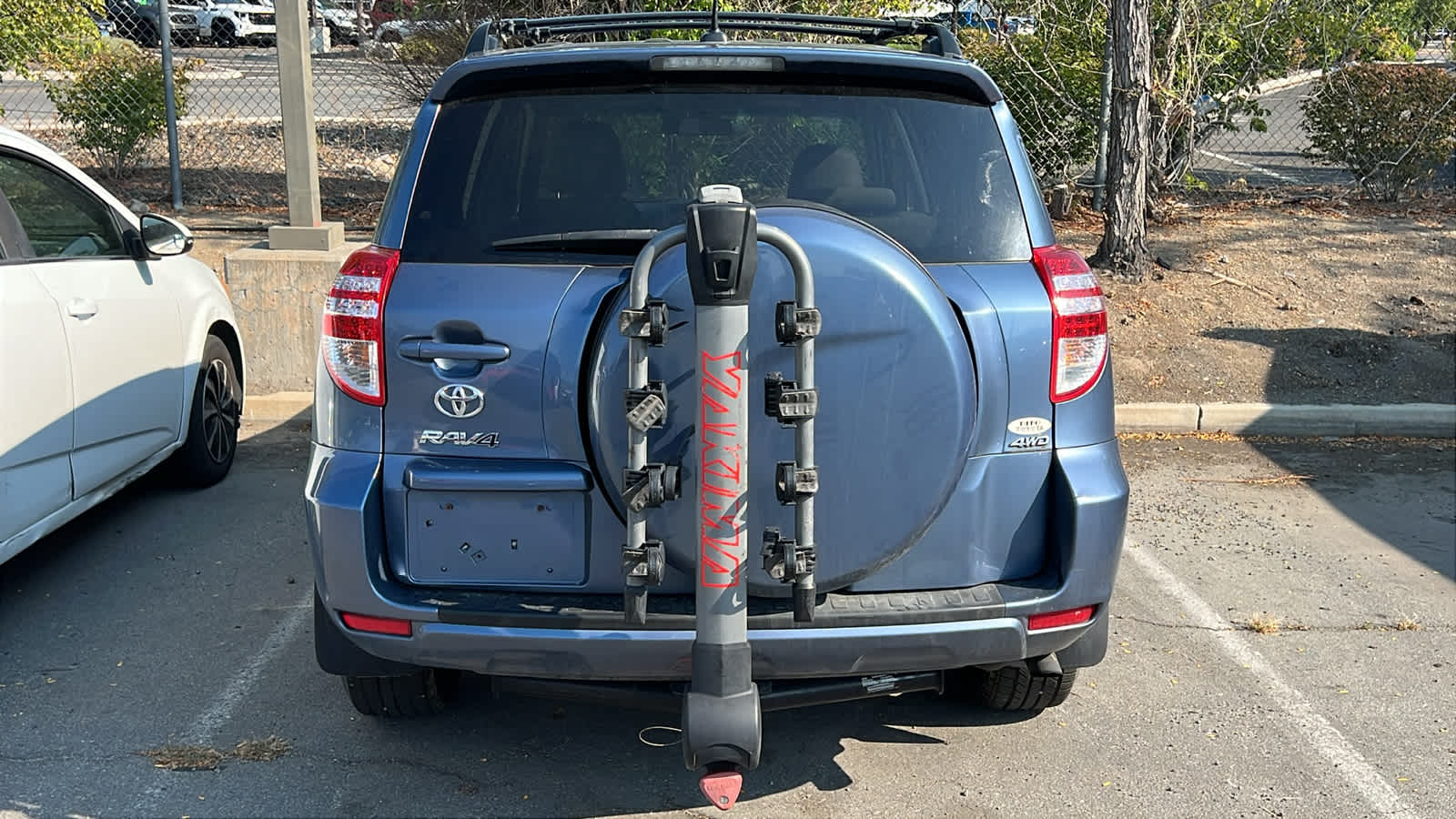 Thumbnail: 2011 Toyota RAV4 - 12
