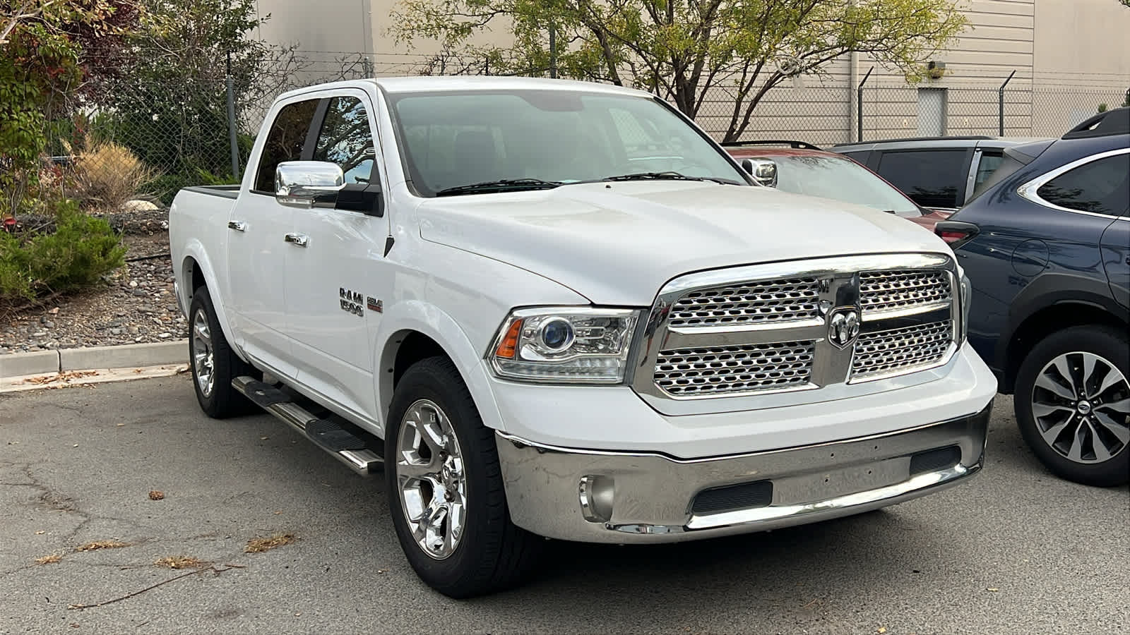 2017 Ram 1500 Laramie photo 3