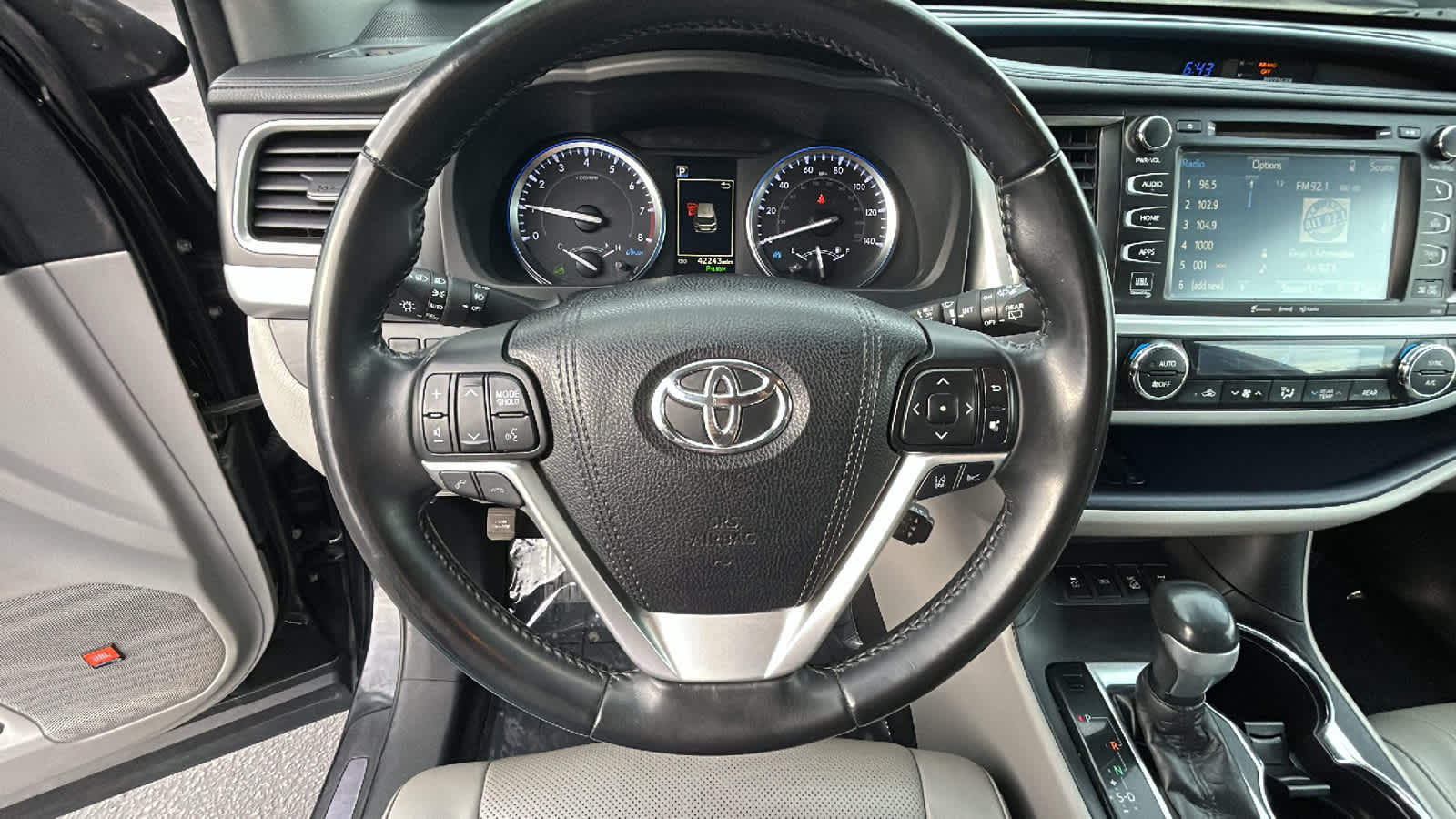 Thumbnail: 2018 Toyota Highlander - 18