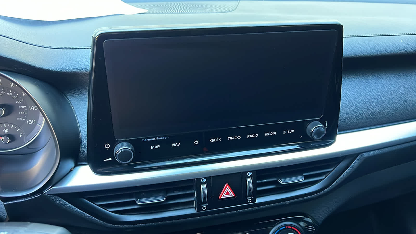 Thumbnail: 2023 Kia Forte - 11