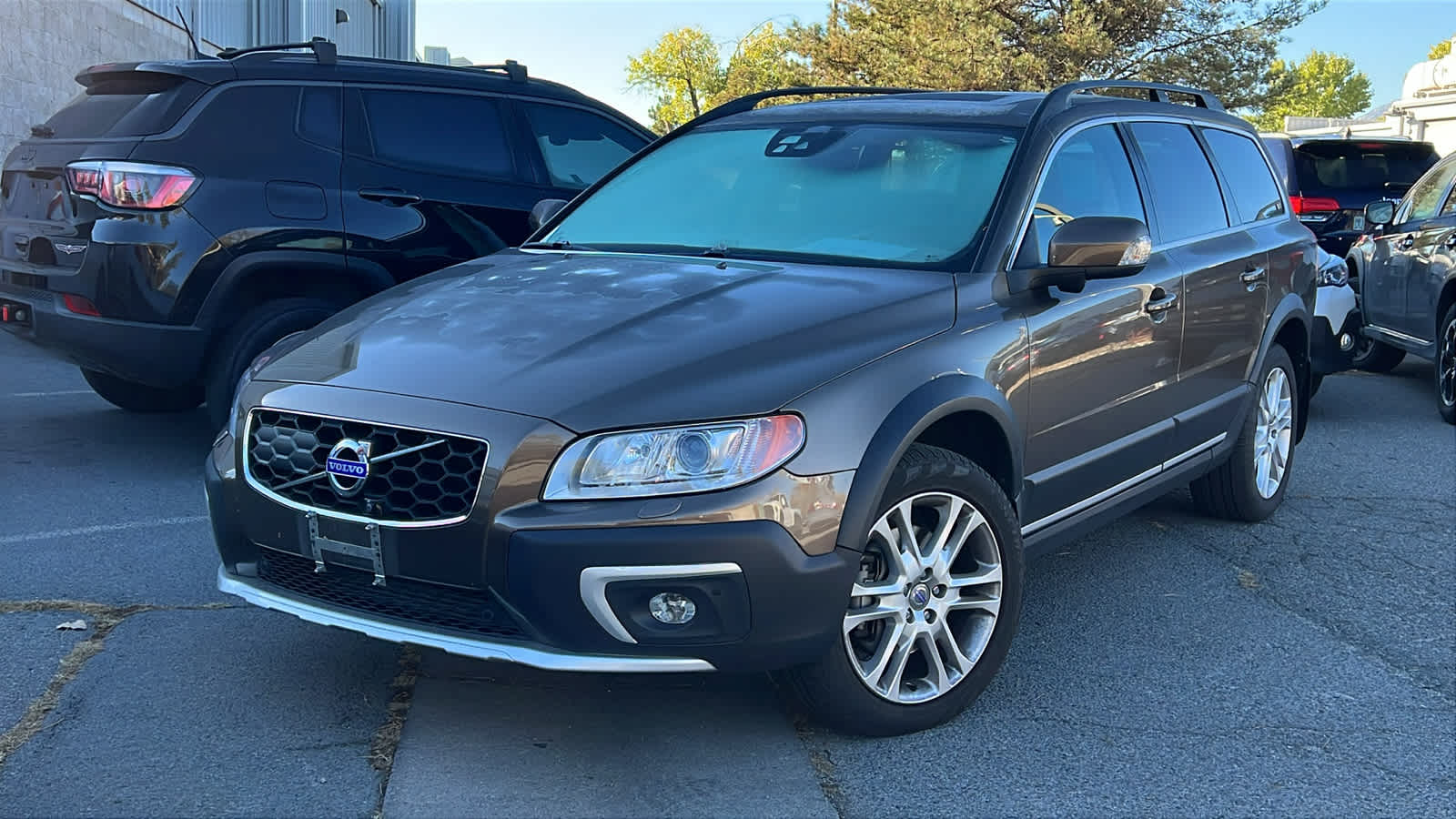 Thumbnail: 2016 Volvo XC70 - 1