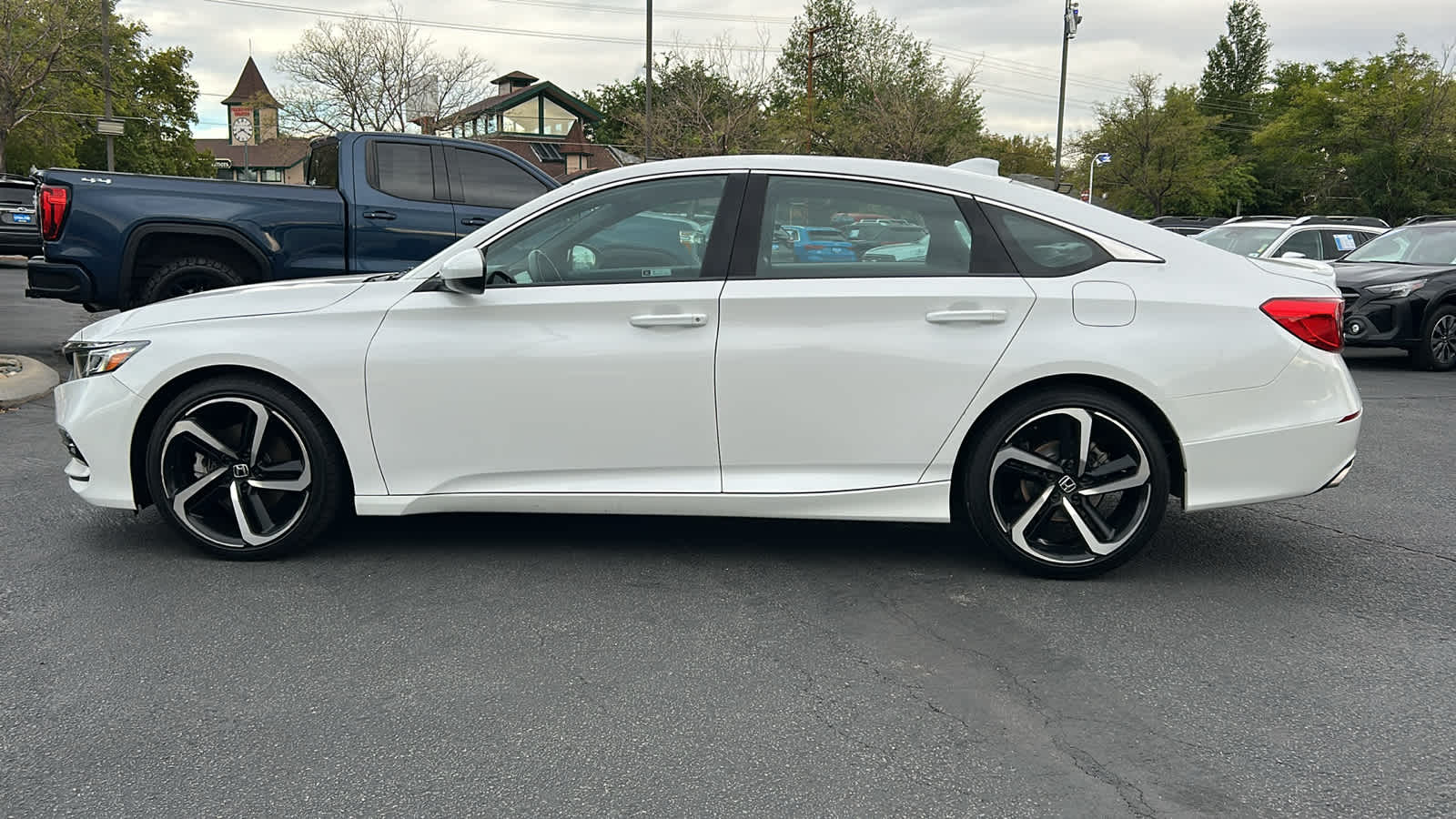 Thumbnail: 2020 Honda Accord - 8