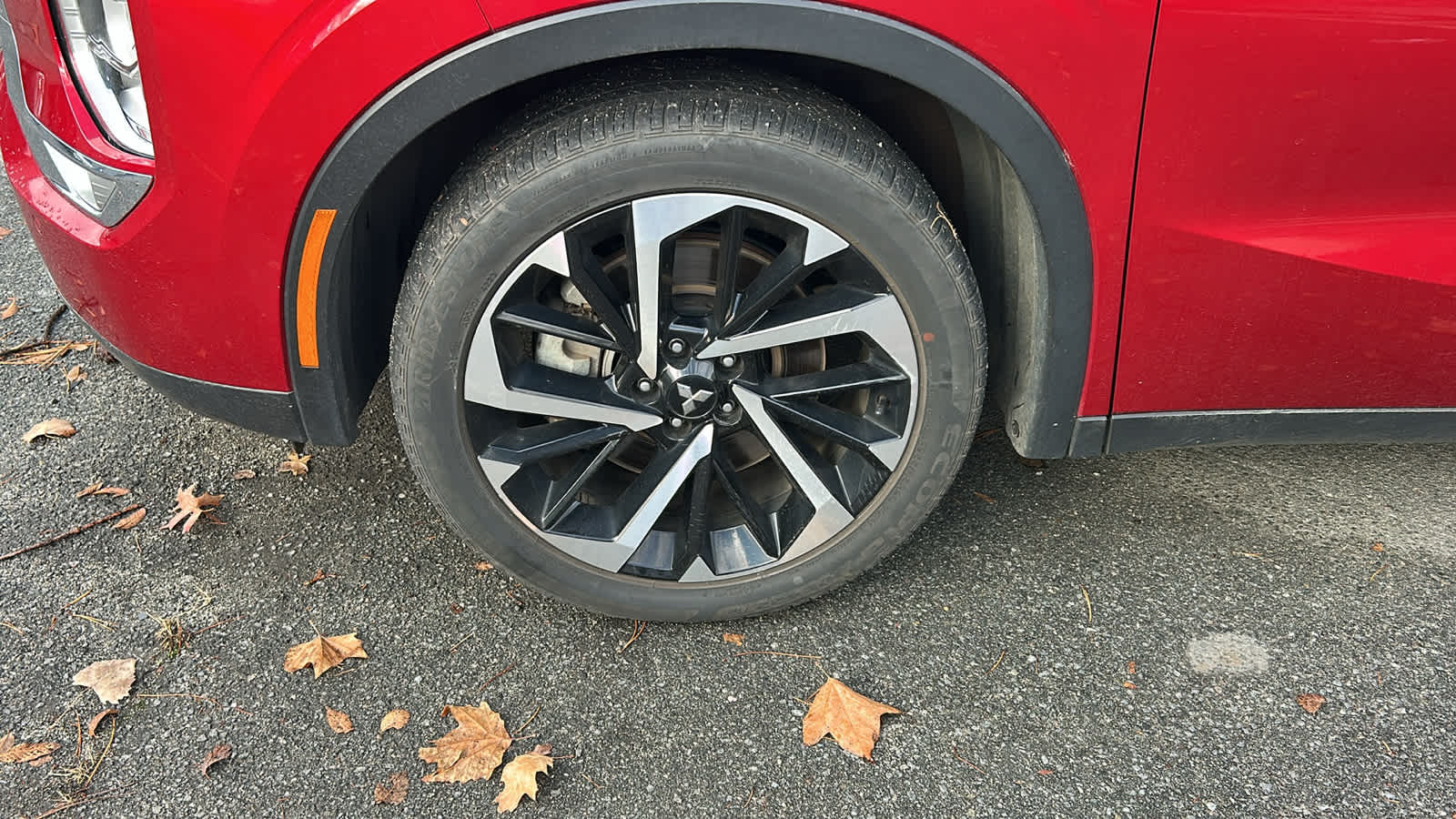 2024 Mitsubishi Outlander SE photo 4