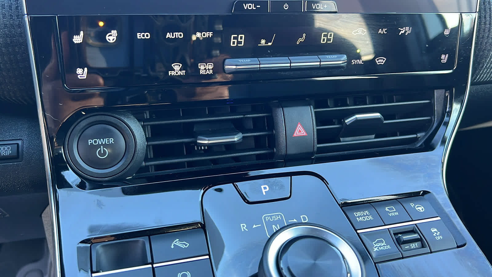 Thumbnail: 2023 Subaru Solterra - 14