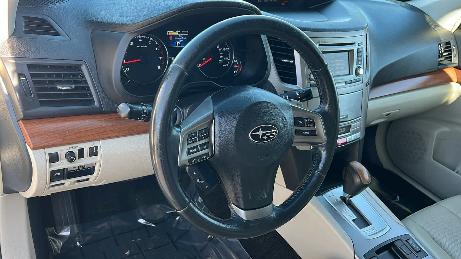 2014 Subaru Outback 2.5i Limited 10