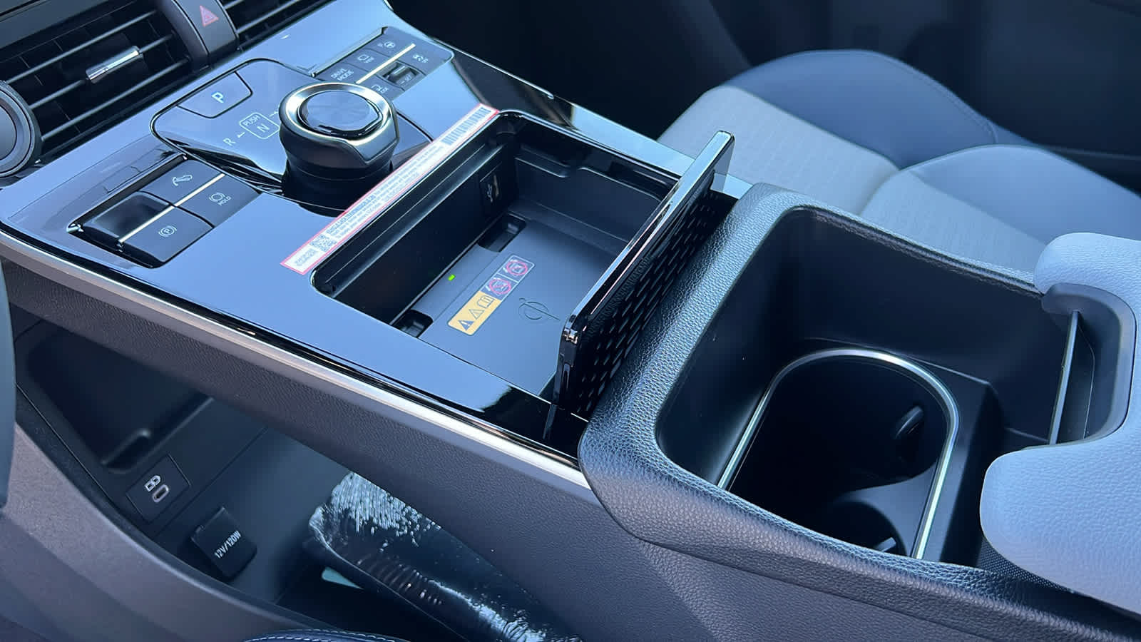 2025 Subaru Solterra Limited 13