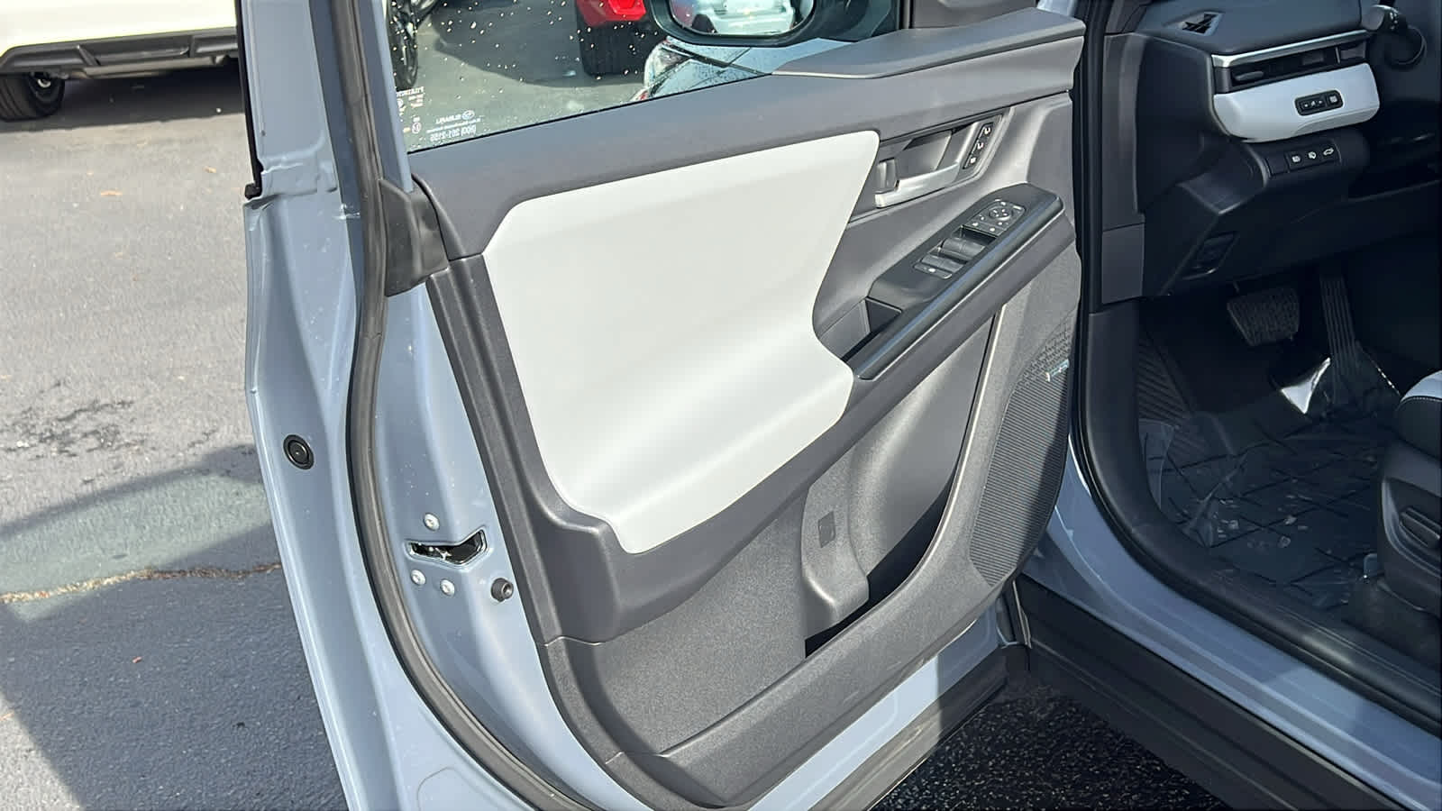 Thumbnail: 2026 Subaru Solterra - 23