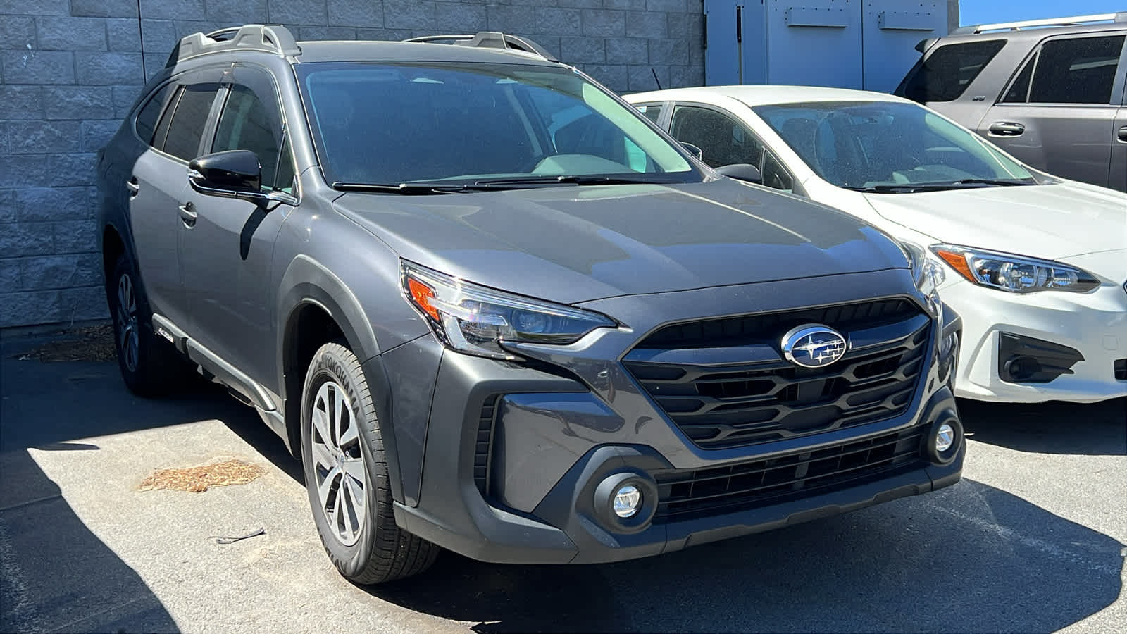 2025 Subaru Outback Premium photo 2
