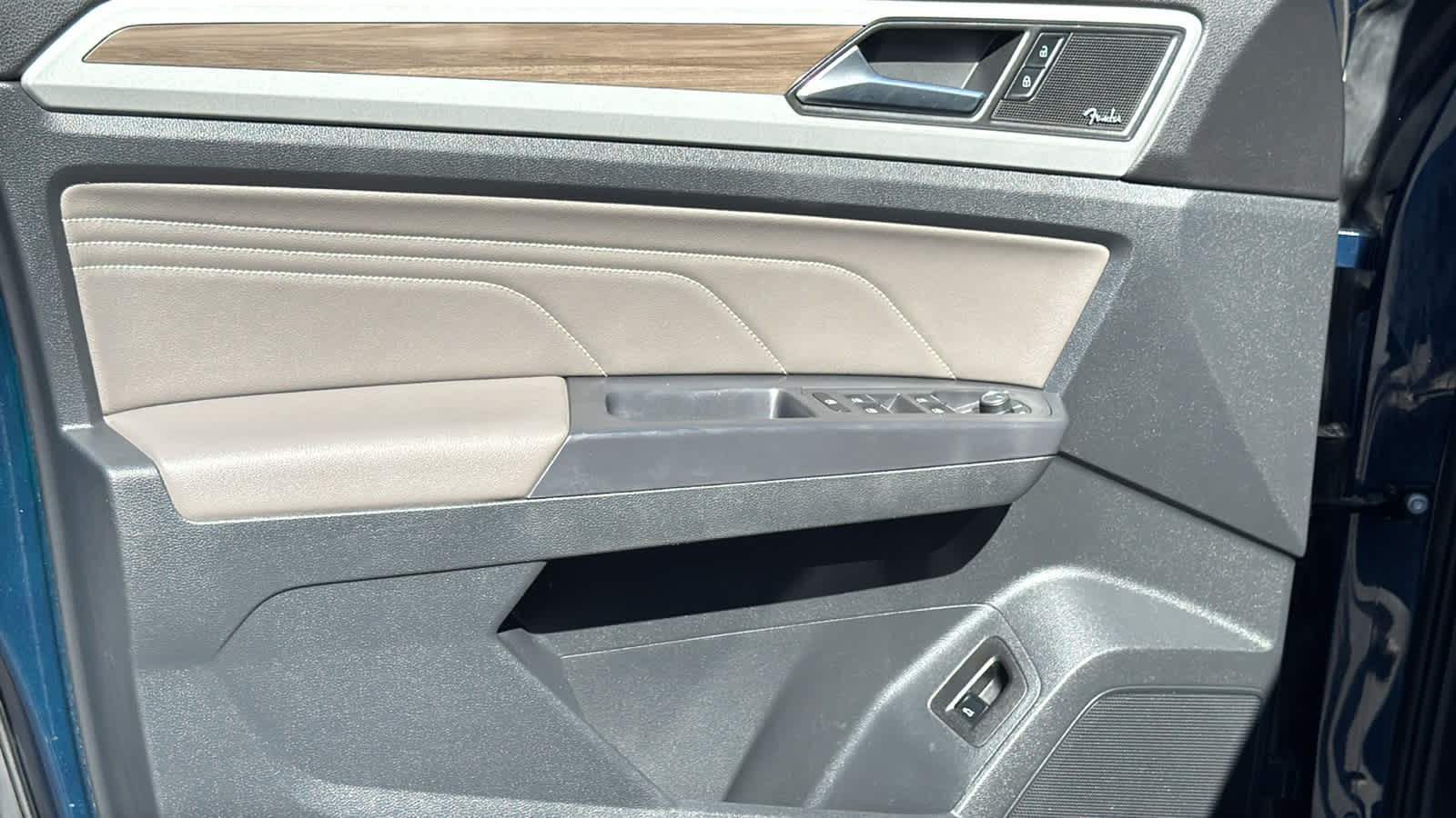 Thumbnail: 2021 Volkswagen Atlas - 23