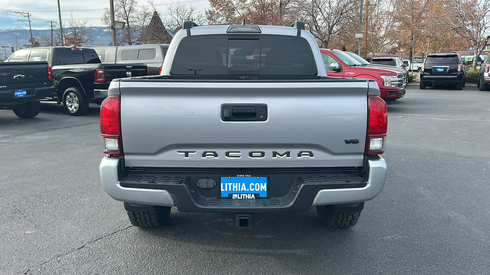 Thumbnail: 2018 Toyota Tacoma - 6