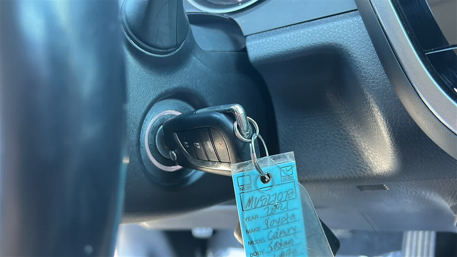 Thumbnail: 2021 Toyota Camry - 17