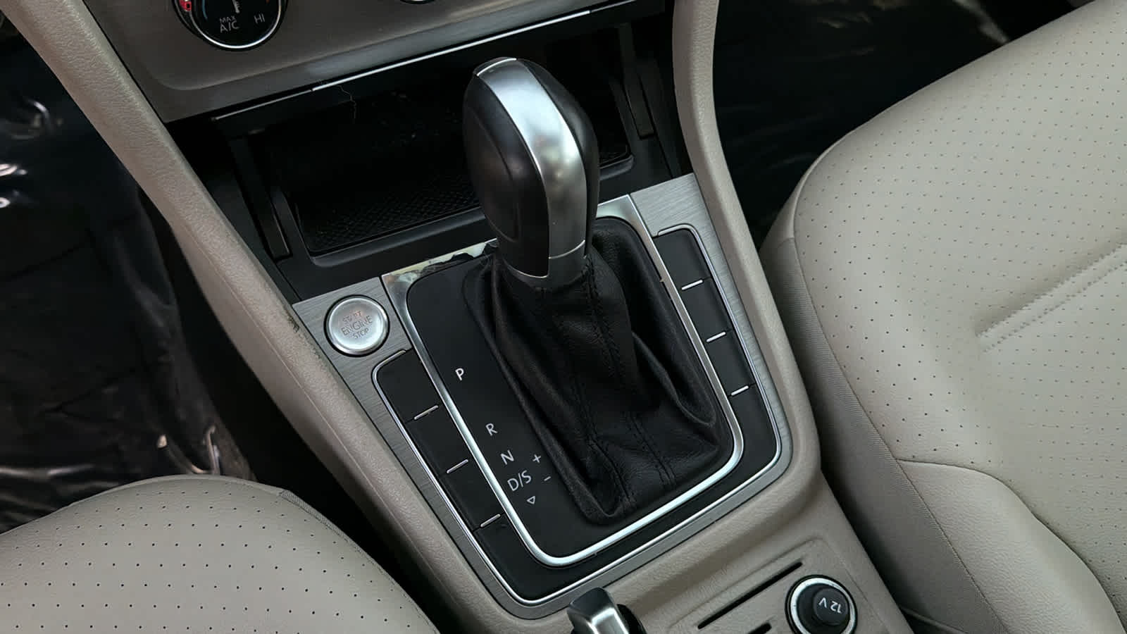 Thumbnail: 2017 Volkswagen Golf - 13