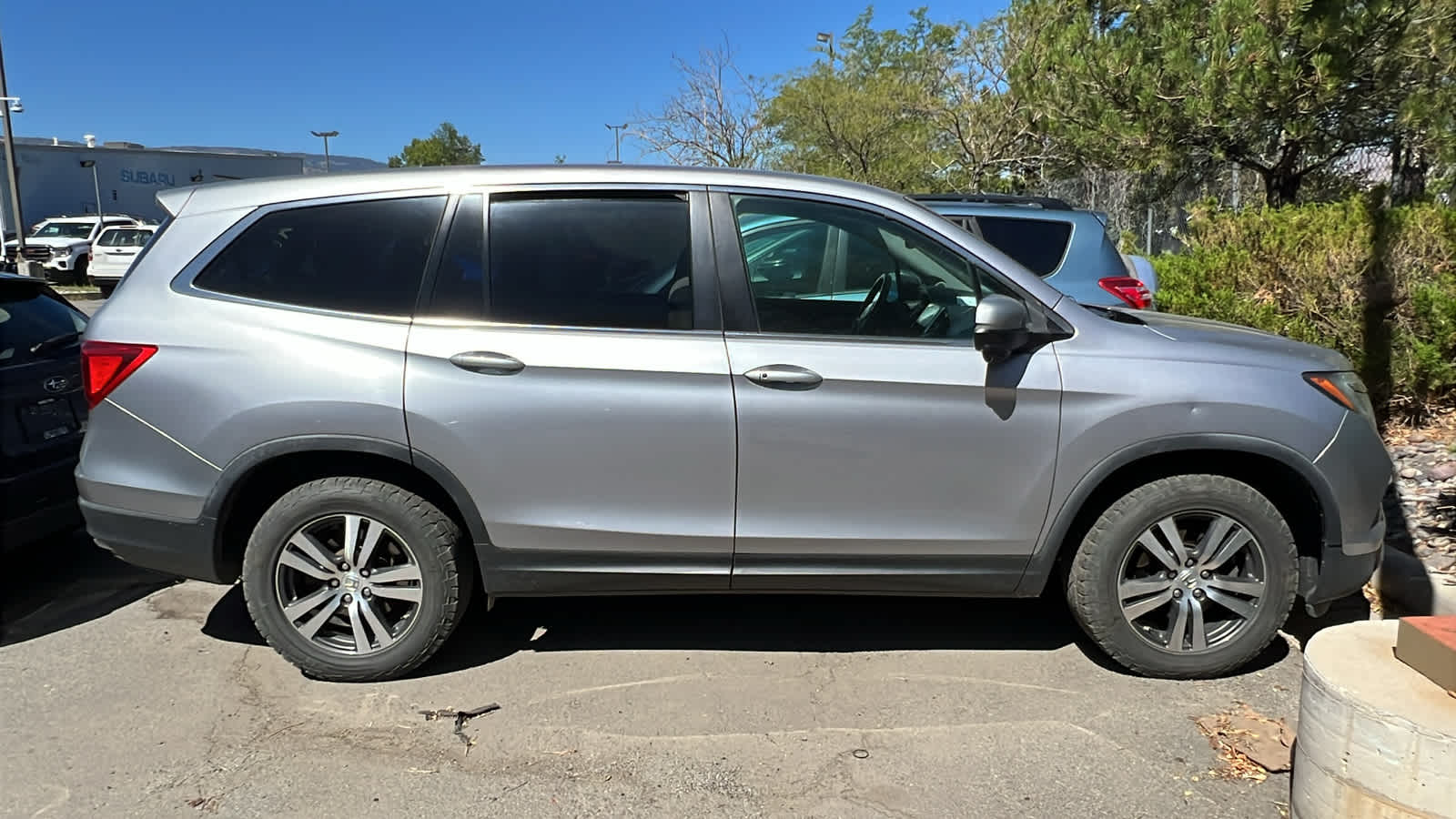 Thumbnail: 2017 Honda Pilot - 19