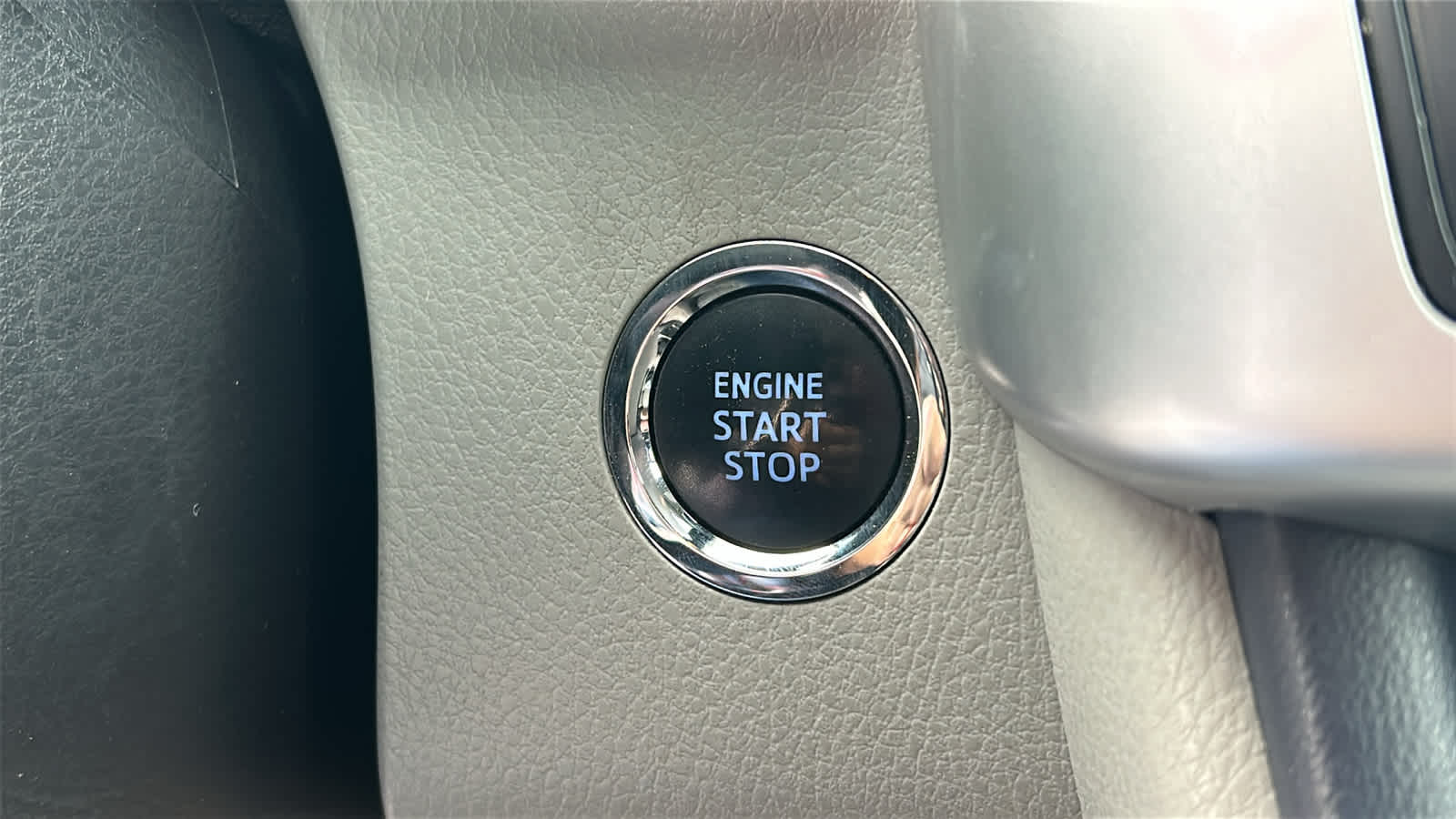 Thumbnail: 2018 Toyota Highlander - 17