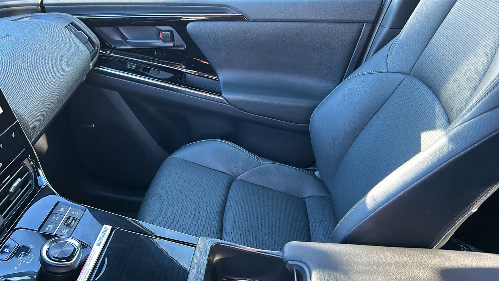 Thumbnail: 2023 Subaru Solterra - 13