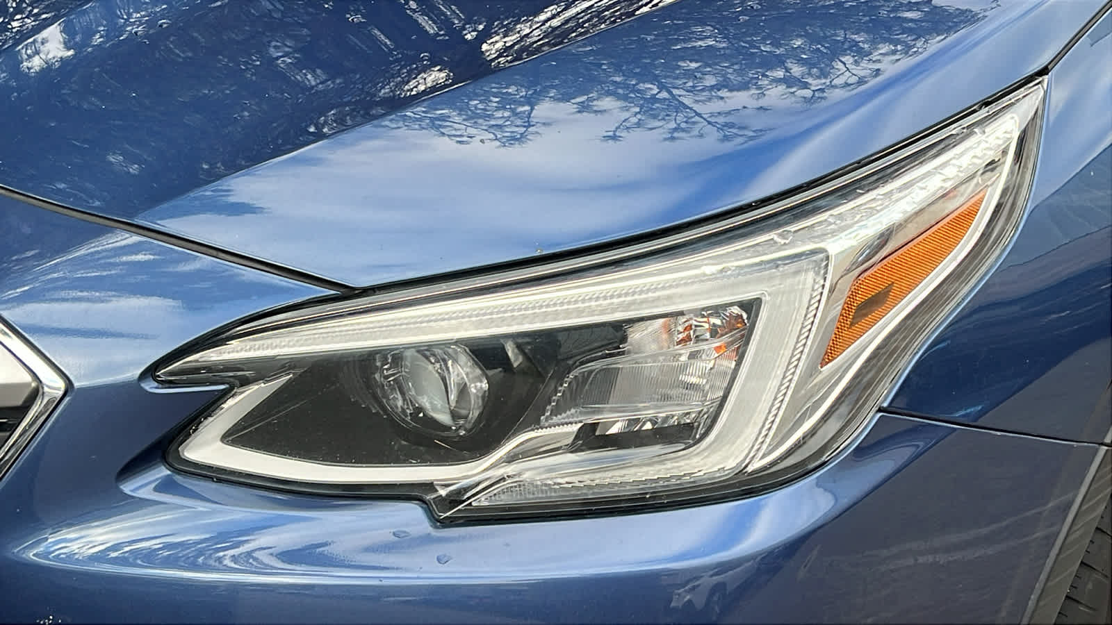 2021 Subaru Outback Touring photo 2