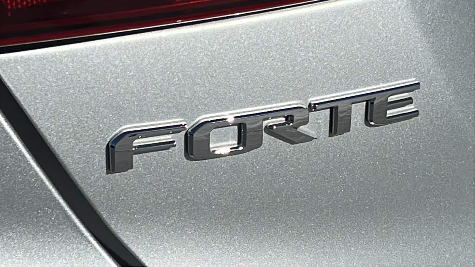 Thumbnail: 2019 Kia Forte - 28