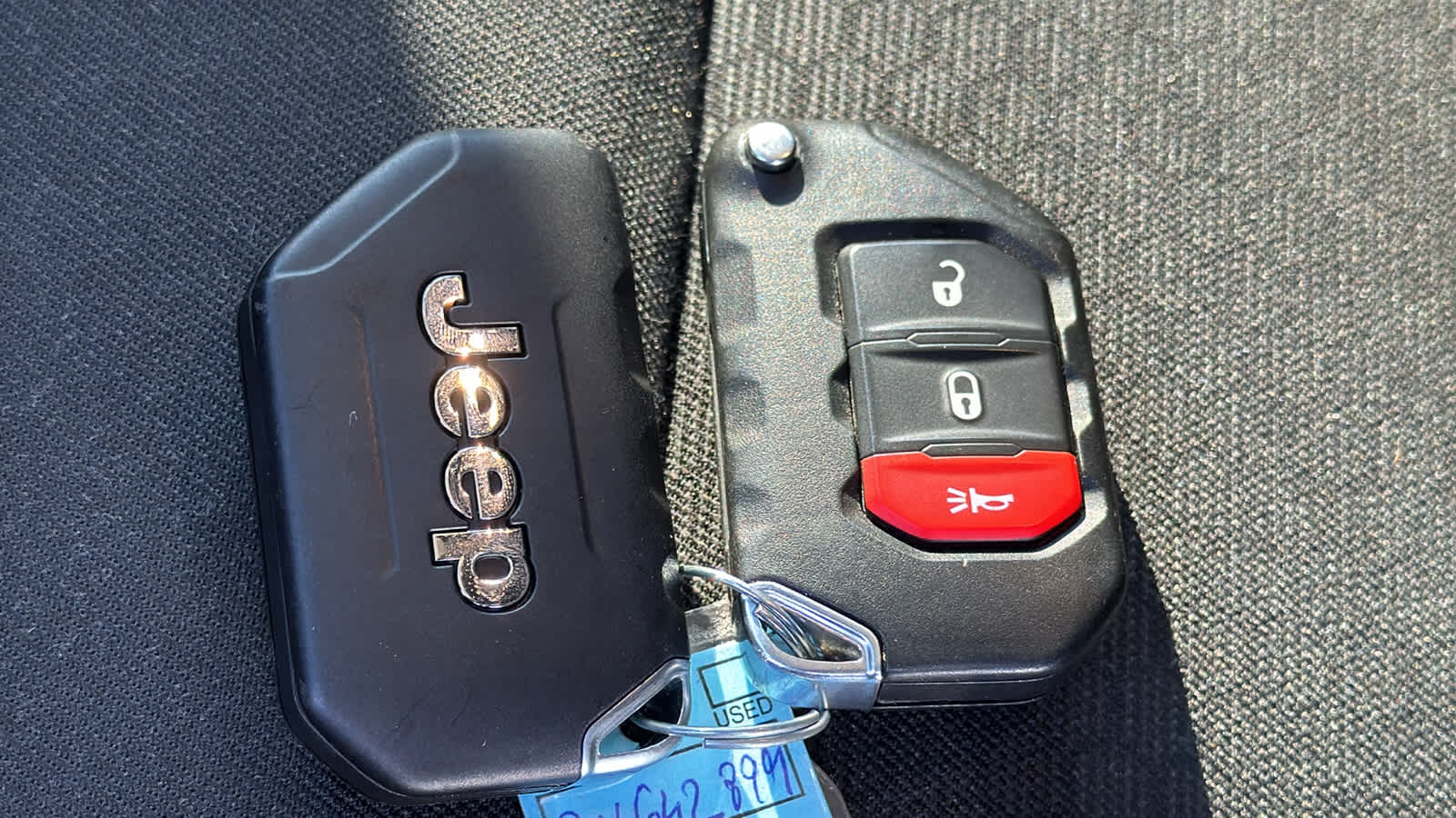 Thumbnail: 2023 Jeep Wrangler - 29