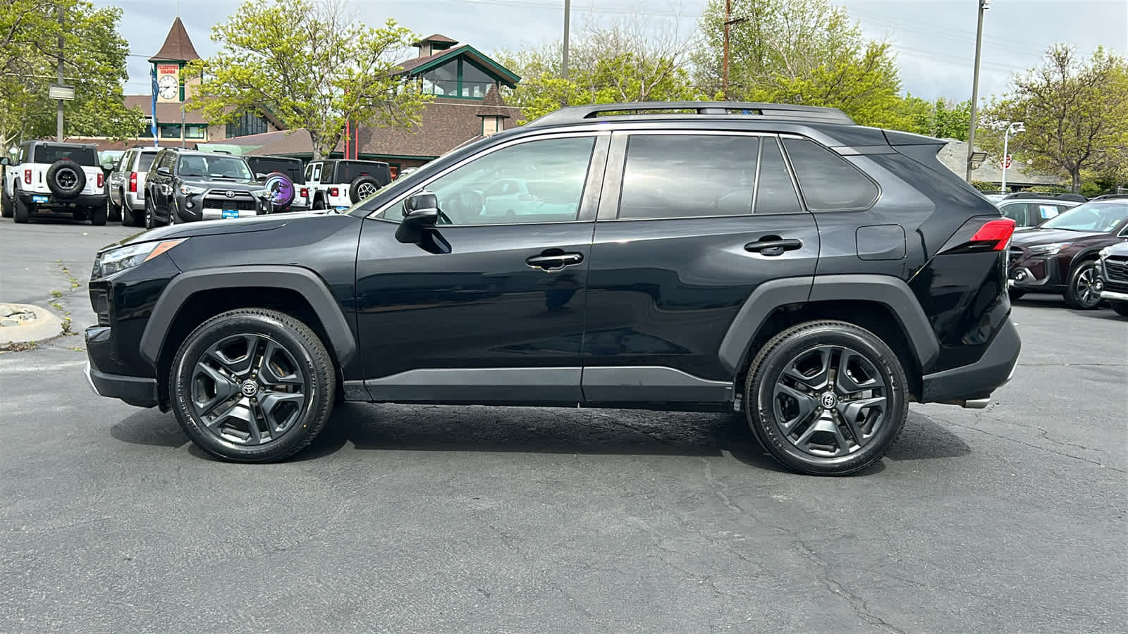 Thumbnail: 2024 Toyota RAV4 - 8