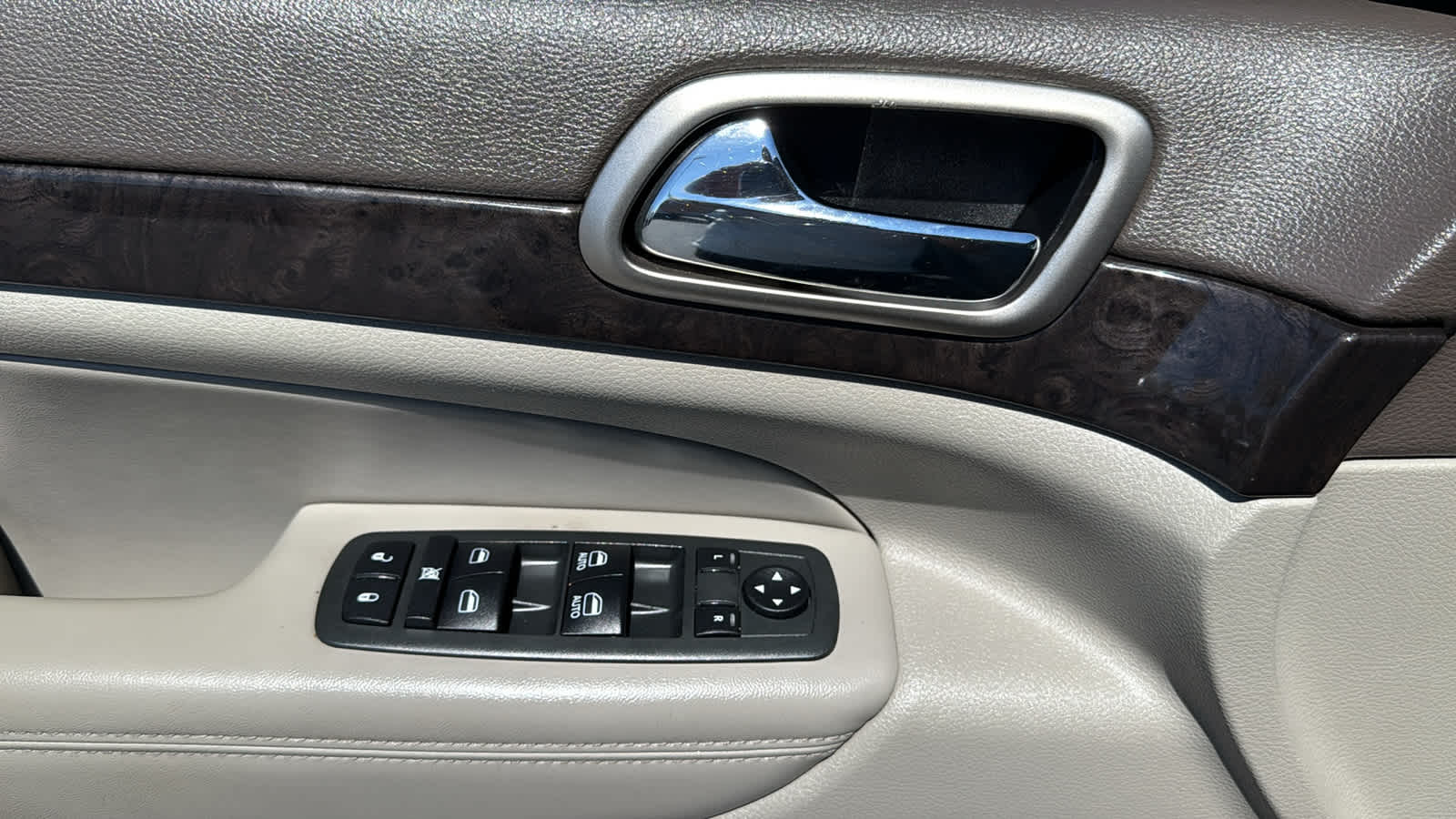 Thumbnail: 2013 Jeep Grand Cherokee - 21