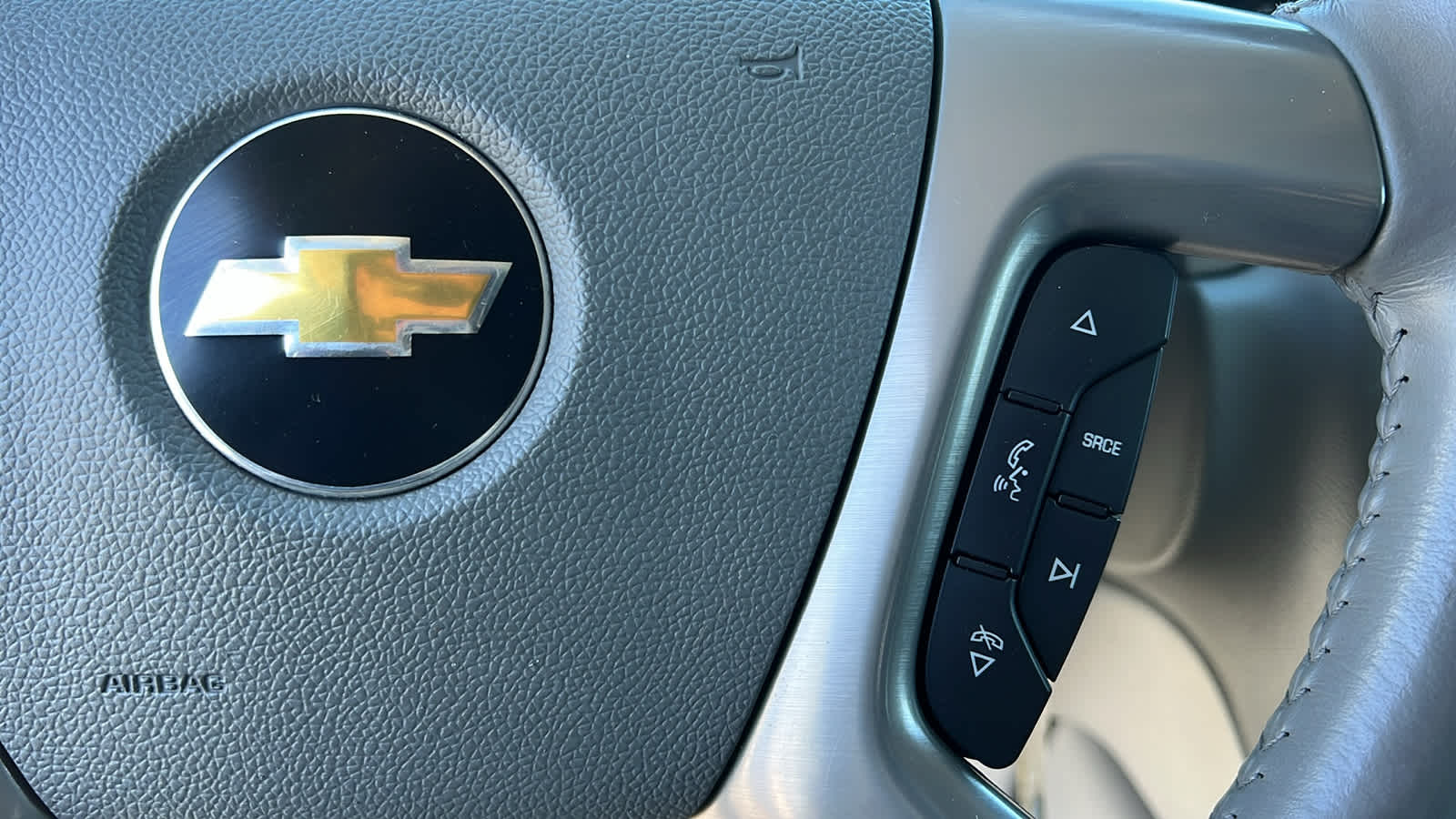 Thumbnail: 2011 Chevrolet Tahoe - 19