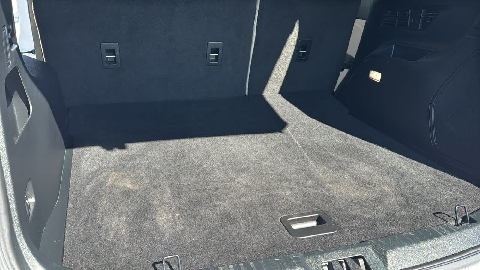 Thumbnail: 2020 Ford Edge - 27