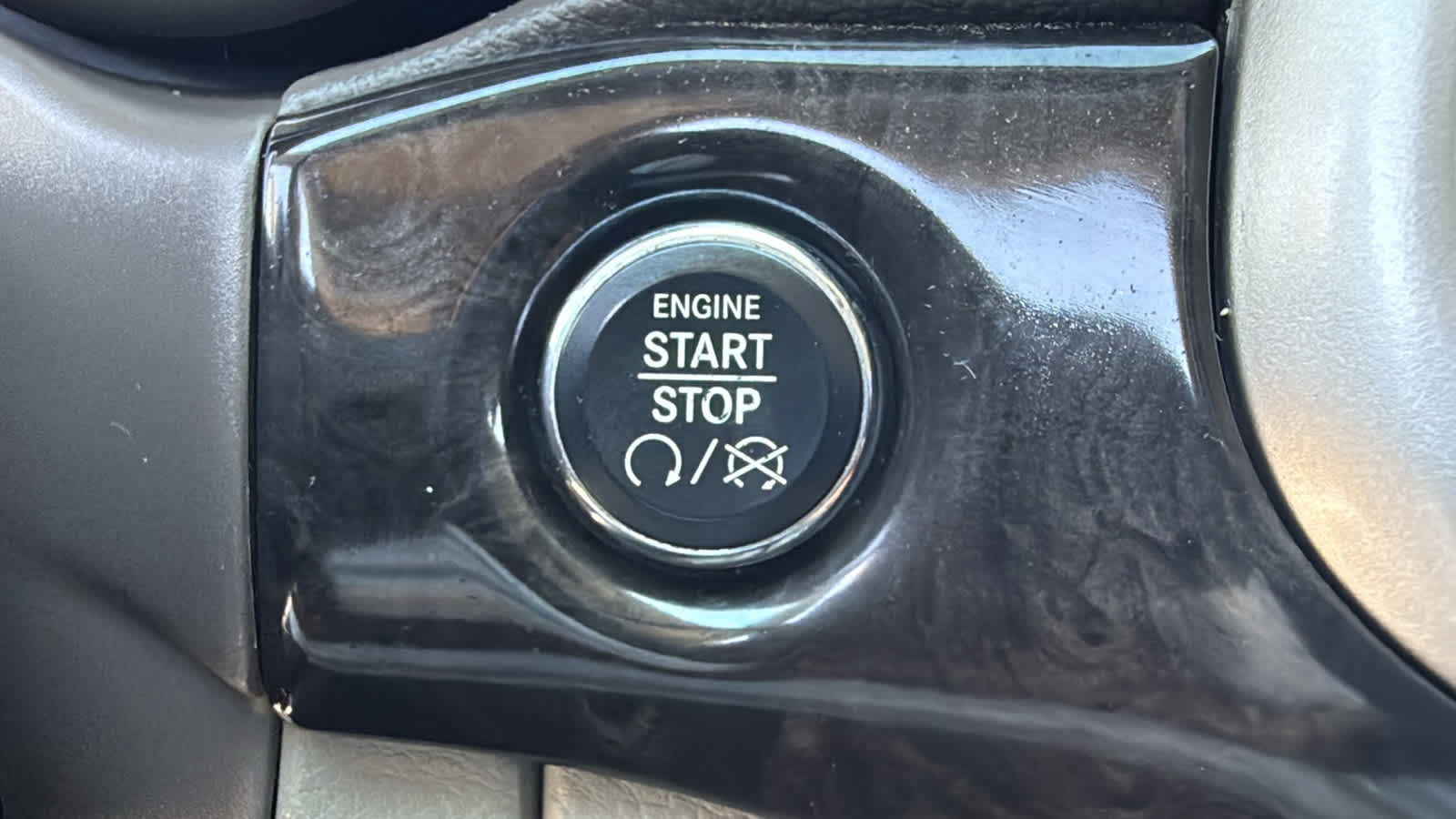 Thumbnail: 2013 Jeep Grand Cherokee - 16