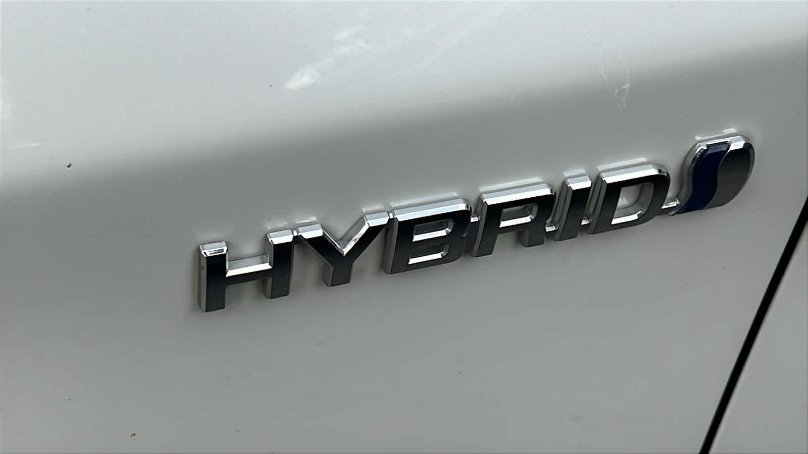 2013 Toyota Prius Two photo 3