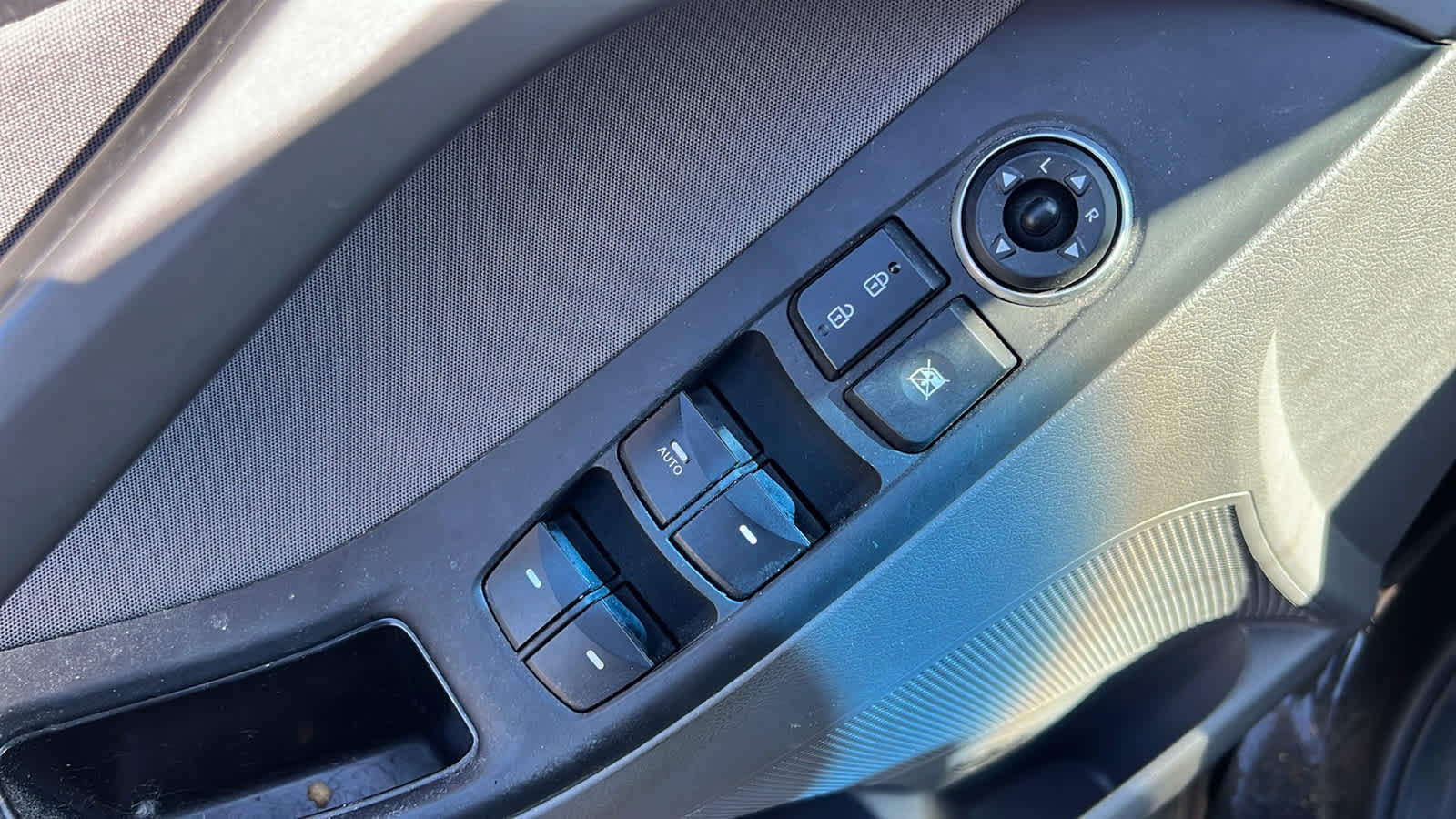 Thumbnail: 2015 Hyundai Elantra - 6