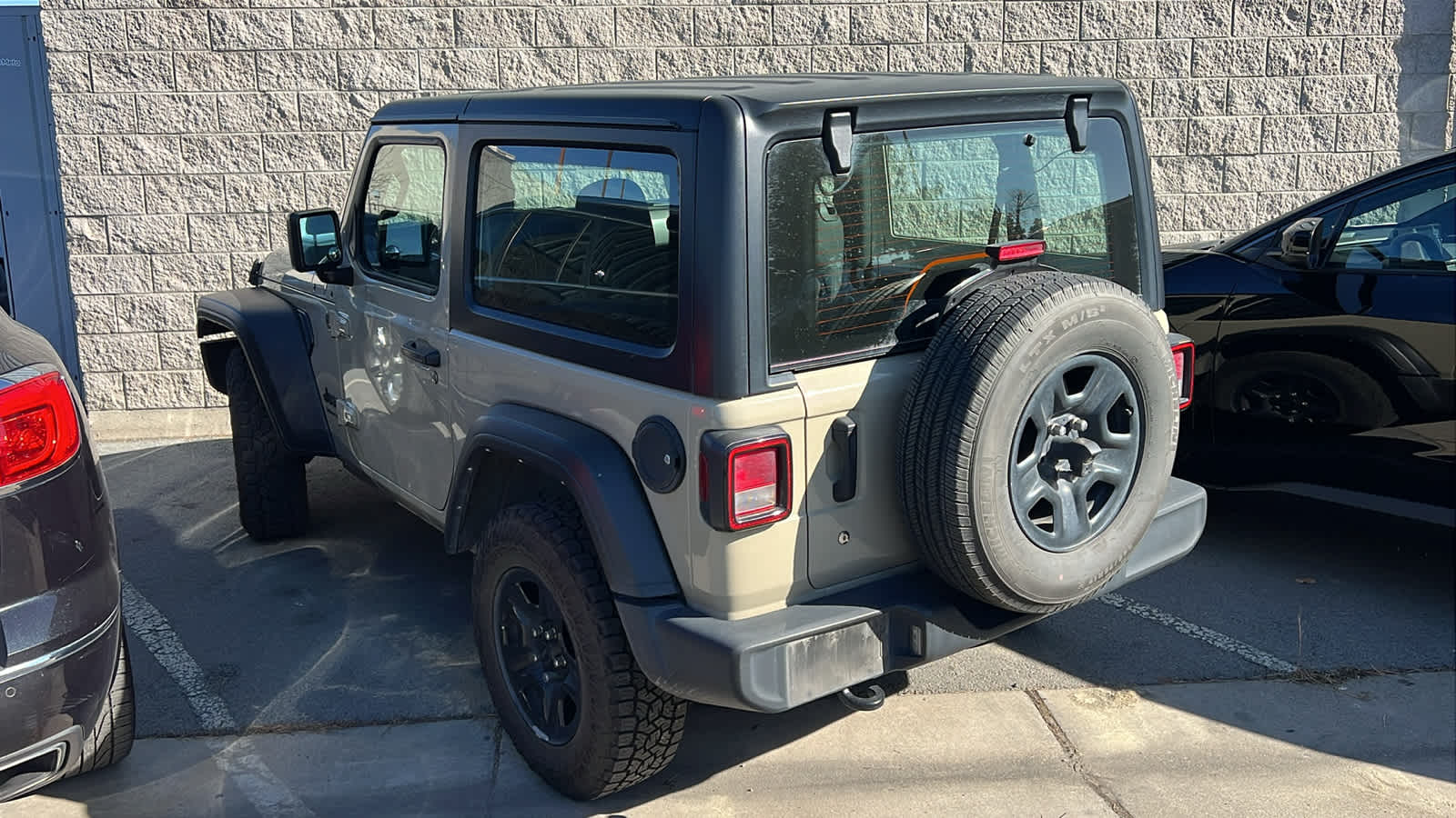 Thumbnail: 2022 Jeep Wrangler - 8