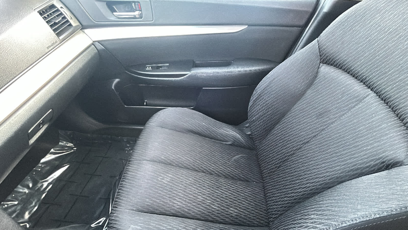 Thumbnail: 2011 Subaru Outback - 12