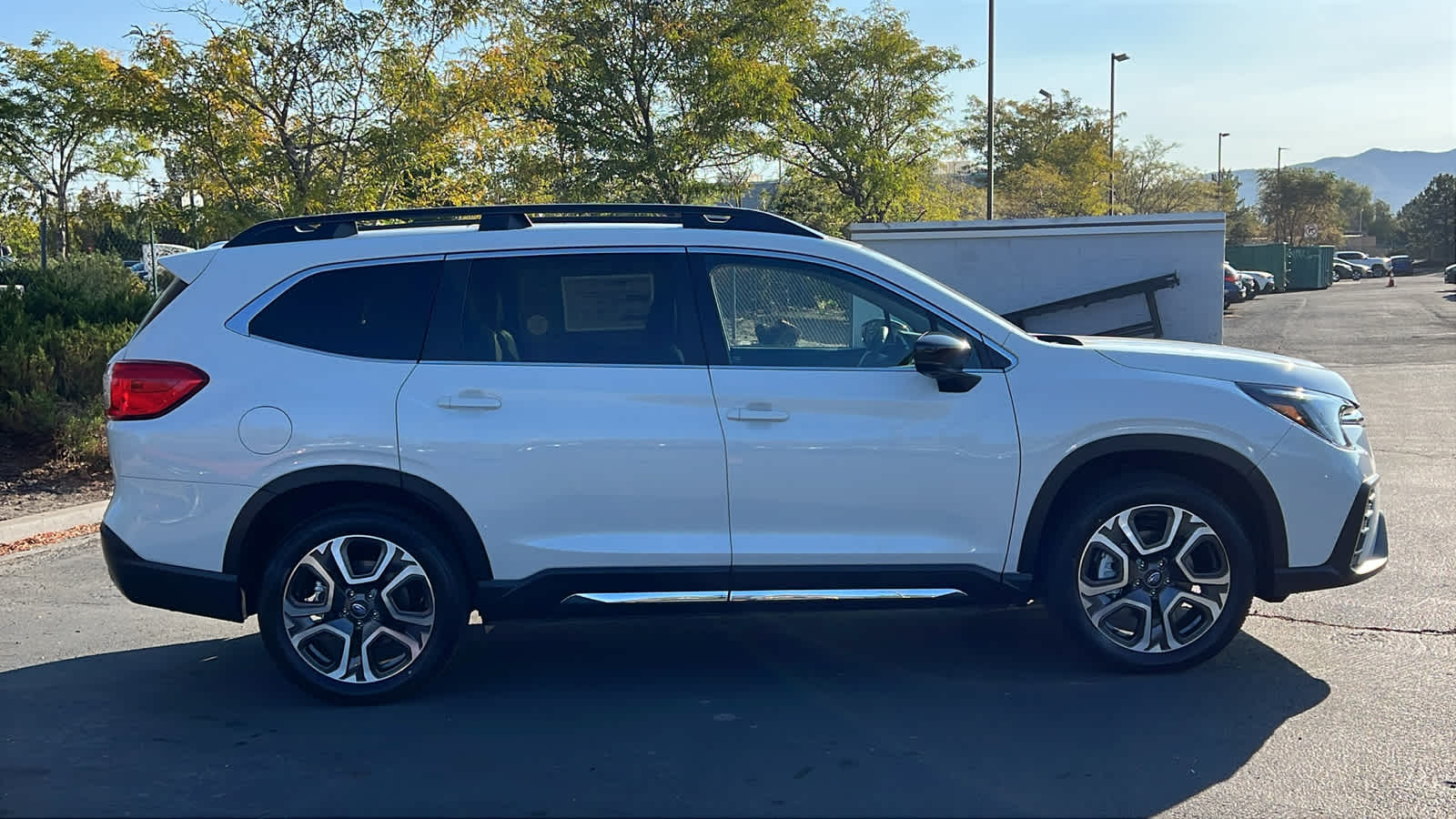 2025 Subaru Ascent Limited photo 3